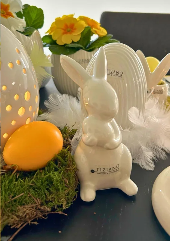 Deko Hase Fabrio mit Schleife und Ei weiß-creme