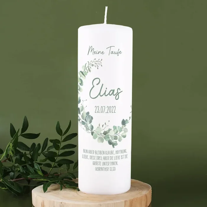 Eukalyptus Taufkerze mit Name, Datum und Taufspruch