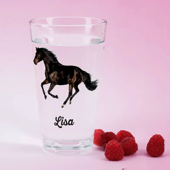 Persönliches Trinkglas mit schwarzem Araber Pferd und Name