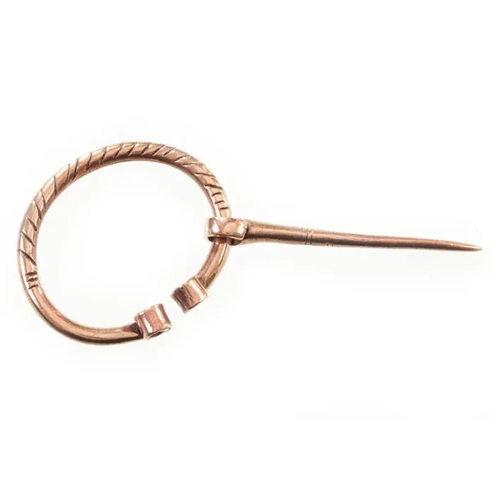 Wikingerfibel mit Verzierungen